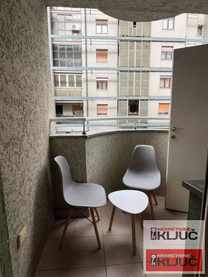Garsonjera 24 m², Bulevar Oslobođenja, Novi Sad, 1. sprat 9