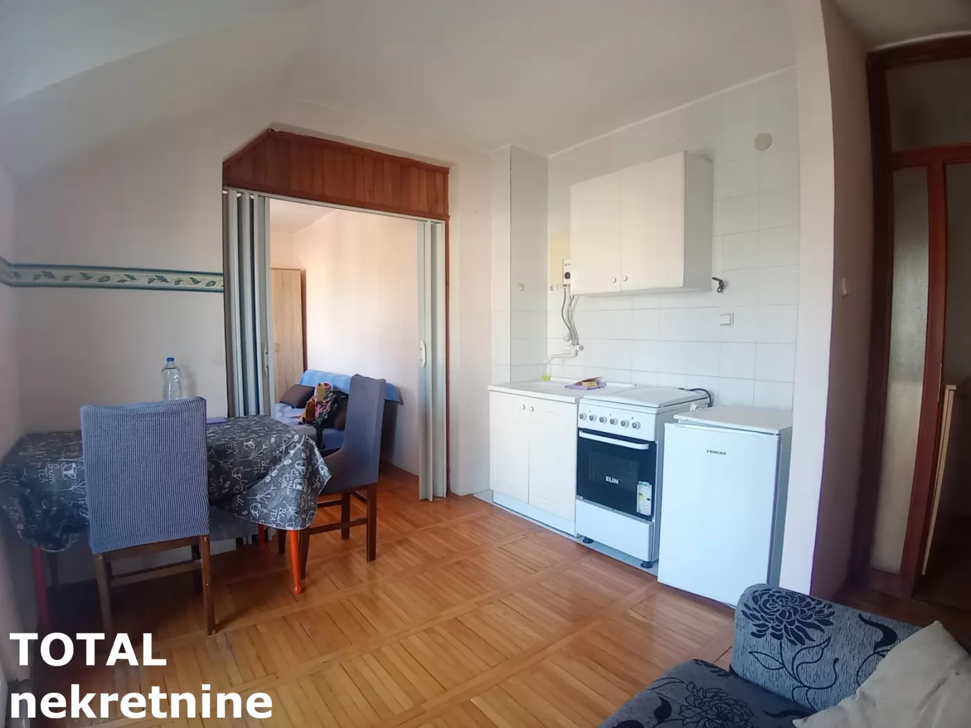Stanovi,NOVI SAD,SAJAM,kv: 25.00, € 300, ID: 9189916 8