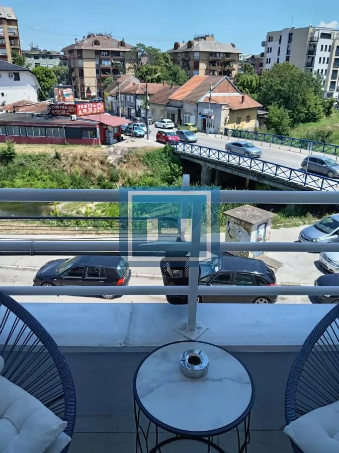Na prodaju kompletno renovirana garsonjera u širem centru grada 11