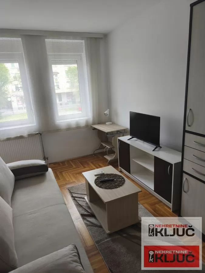 Jednosoban stan 28 m², Bulevar Evrope, Novi Sad 1