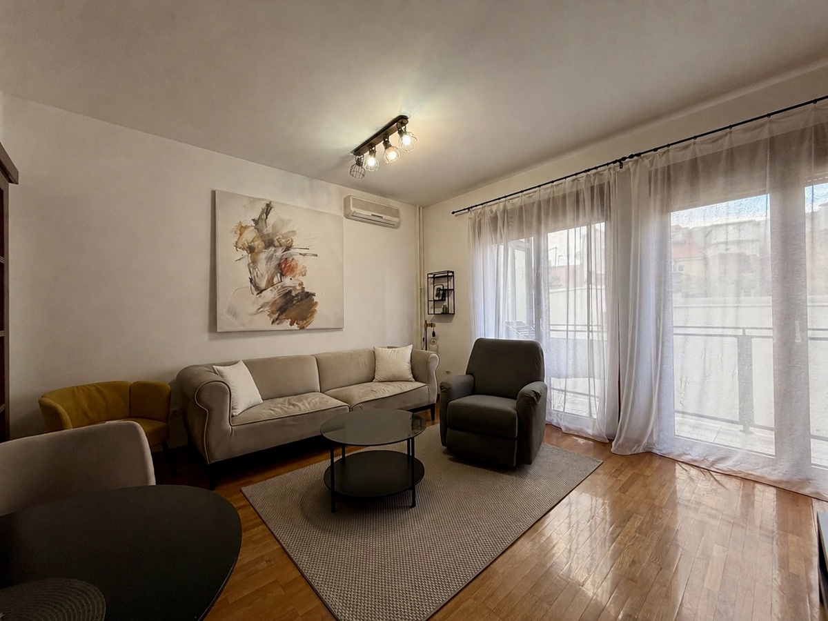 1 5 stan od 37 m² na Vračaru kod Hrama Svetog Save 1
