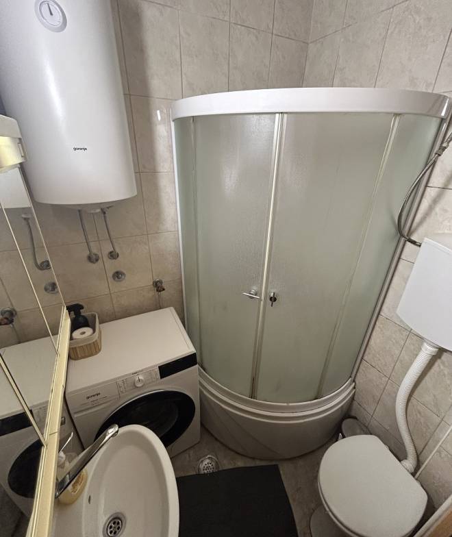 Namešten 1 0 stan na Karaburmi  Pabla Nerude  33m2 4