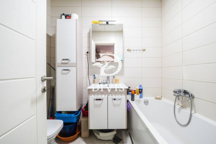3 0 stan od 75 m² na Banovom brdu  sa parkingom 5