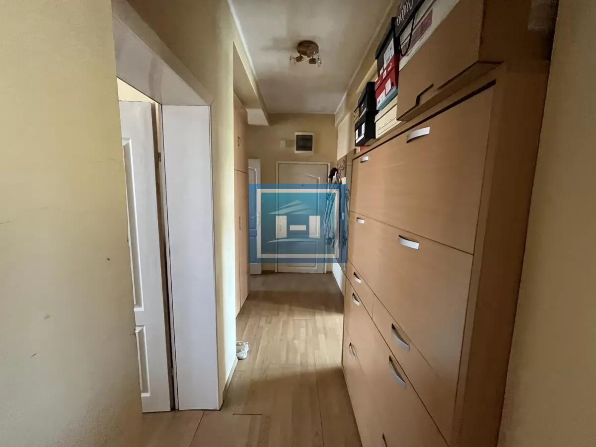 Dvosoban stan 58 m²,  prvi sprat 12