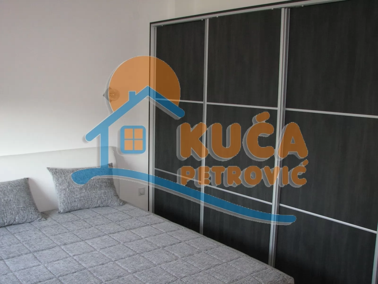 Dvosoban stan, 65 m2, Crveni Pevac, Vožda Karađorđa ID: i-02912 10