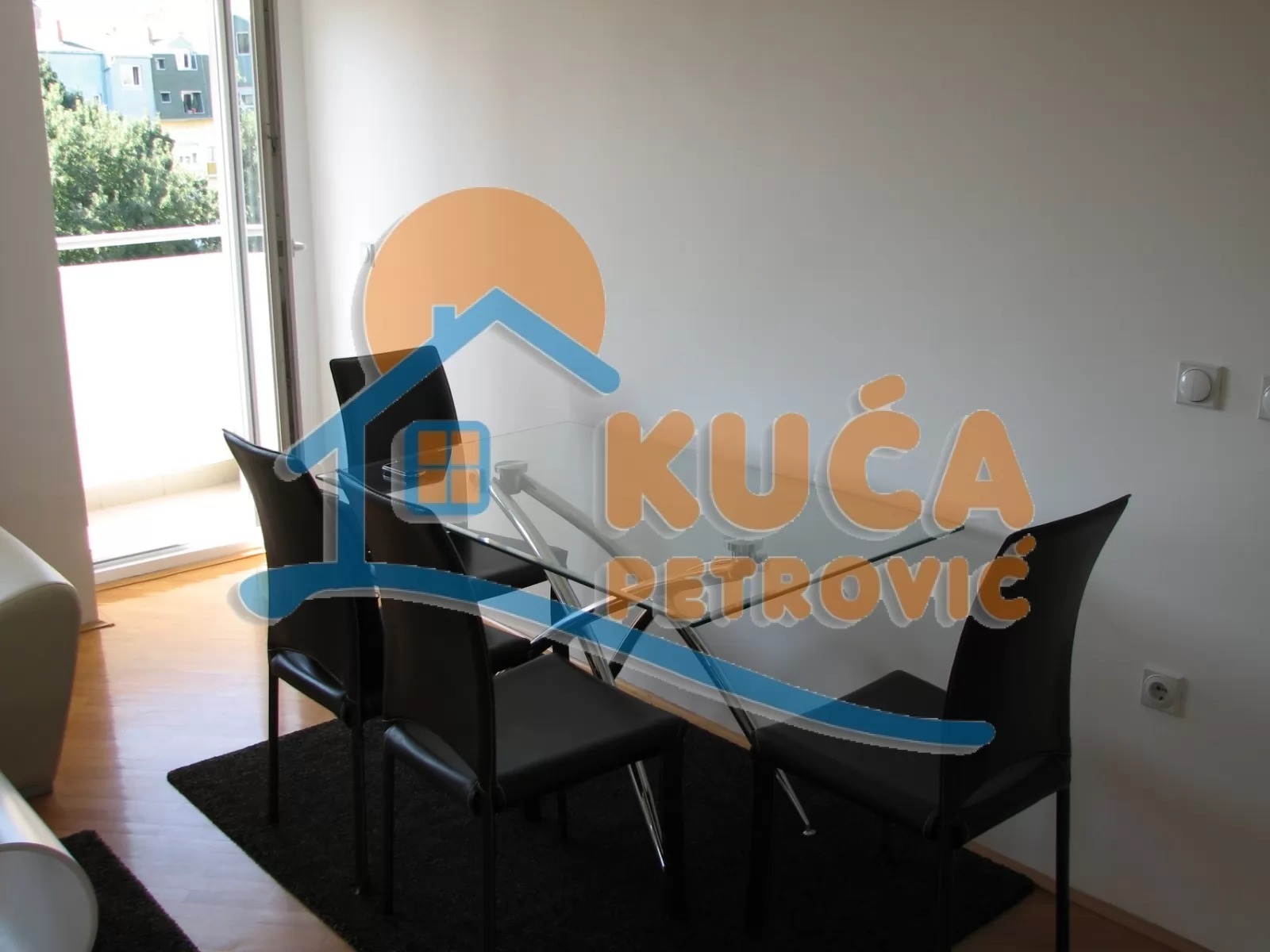 Dvosoban stan, 65 m2, Crveni Pevac, Vožda Karađorđa ID: i-02912 4
