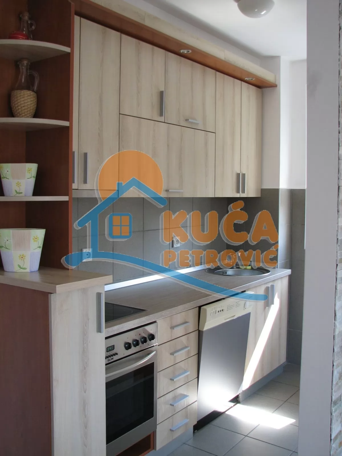 Dvosoban stan, 65 m2, Crveni Pevac, Vožda Karađorđa ID: i-02912 5