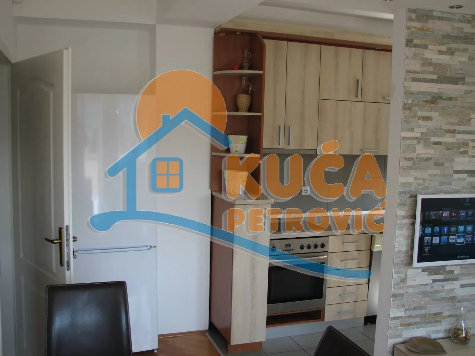 Dvosoban stan, 65 m2, Crveni Pevac, Vožda Karađorđa ID: i-02912 6