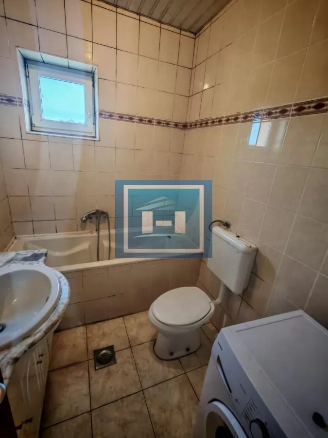 Izdajemo dvosoban stan kod zelene pijace 3