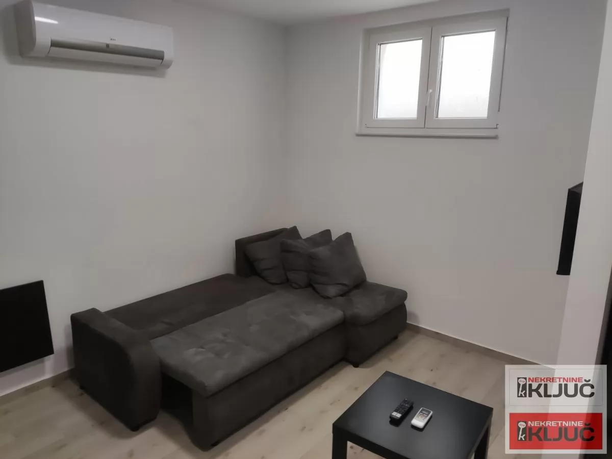 Garsonjera u Novom Sadu, 32 m², prizemlje 2