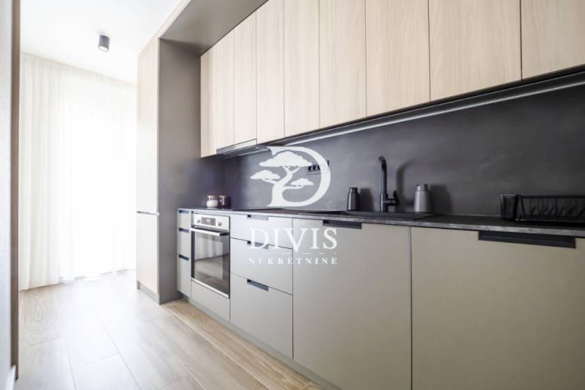 Prodaje se renoviran 2 5 stan na Vračaru  60m2 2