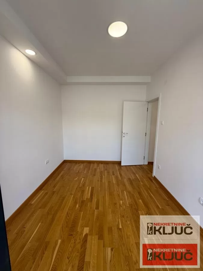 SALAJKA IZDAJE SE DVOIPOSOBAN NENAMEŠTEN STAN 5