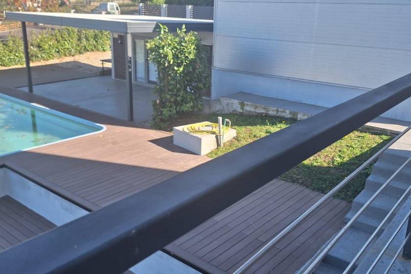 Izdaje se urbana vila sa bazenom kod Avale 330m2 5