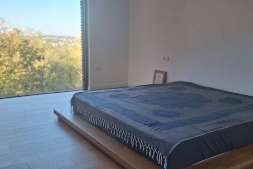Izdaje se urbana vila sa bazenom kod Avale 330m2 3