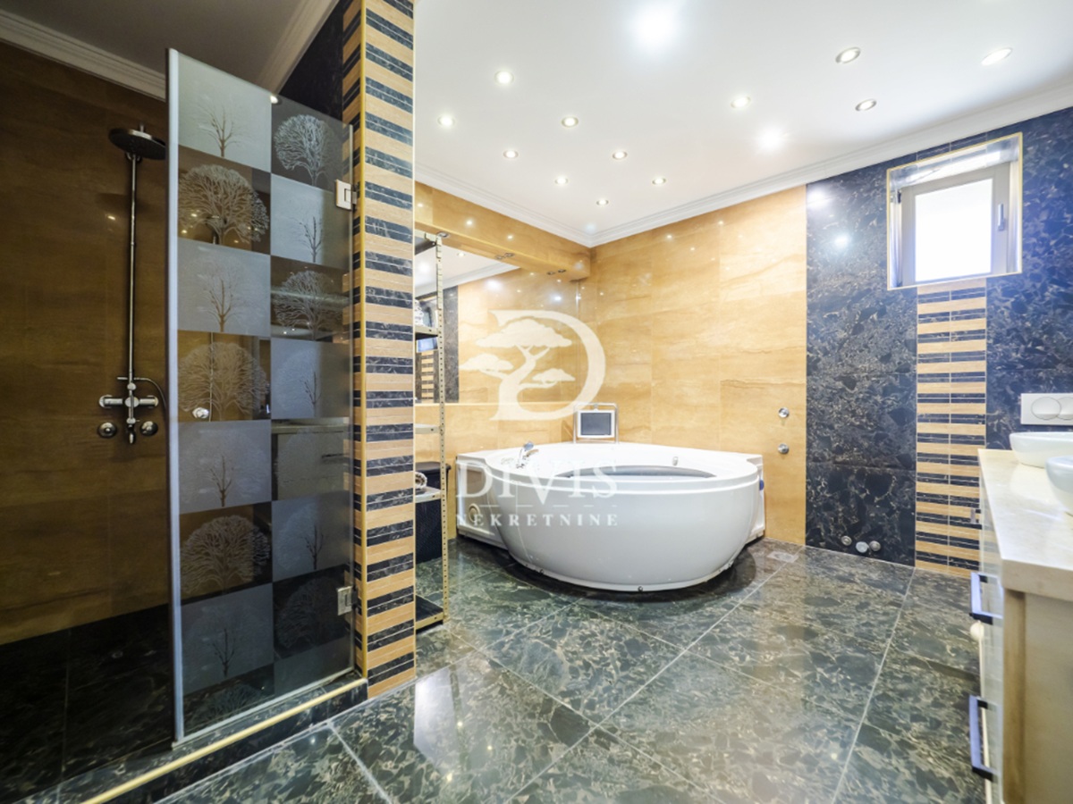 Luksuzna kuća sa pogledom na Dunav  720m2 4