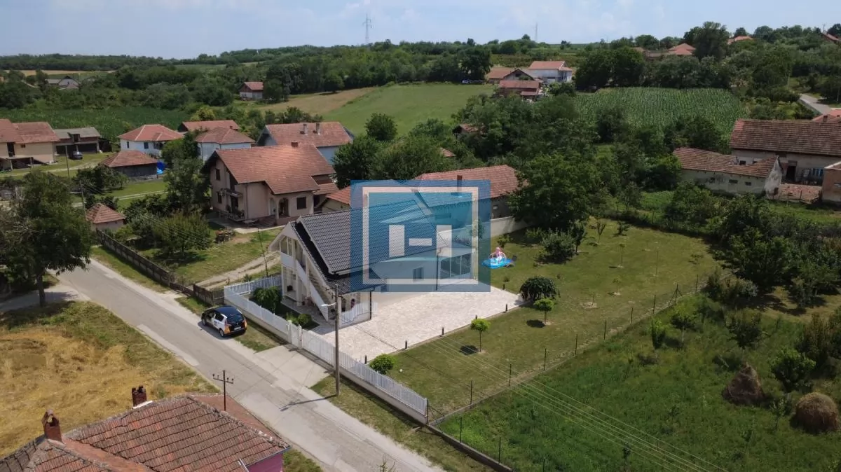 Kuća u koju se useljavate bez ijednog dodatnog ulaganja – luksuz, kvalitet i sigurnost na jednom mestu! 4