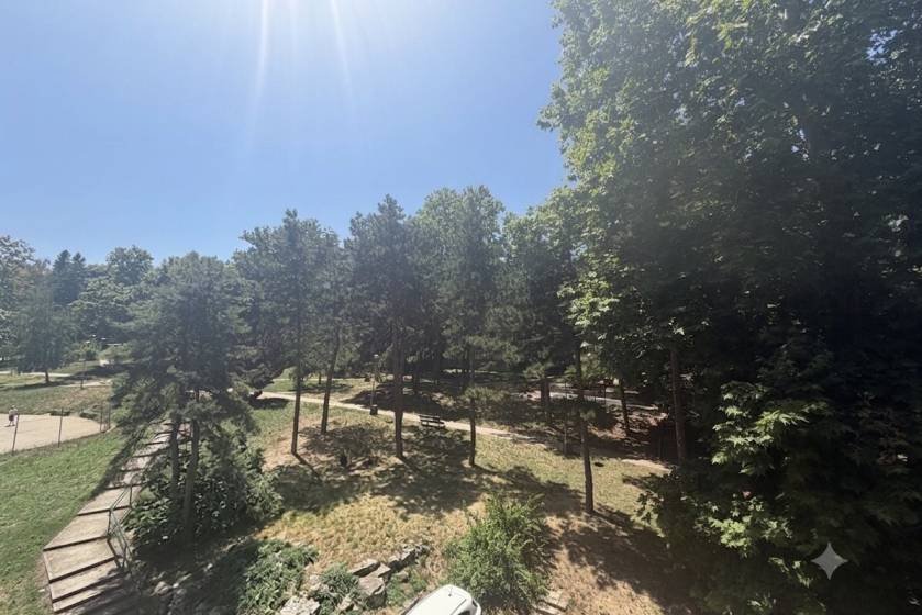 Prodaje se renoviran 1 0 stan na Karaburmi  41m2 5