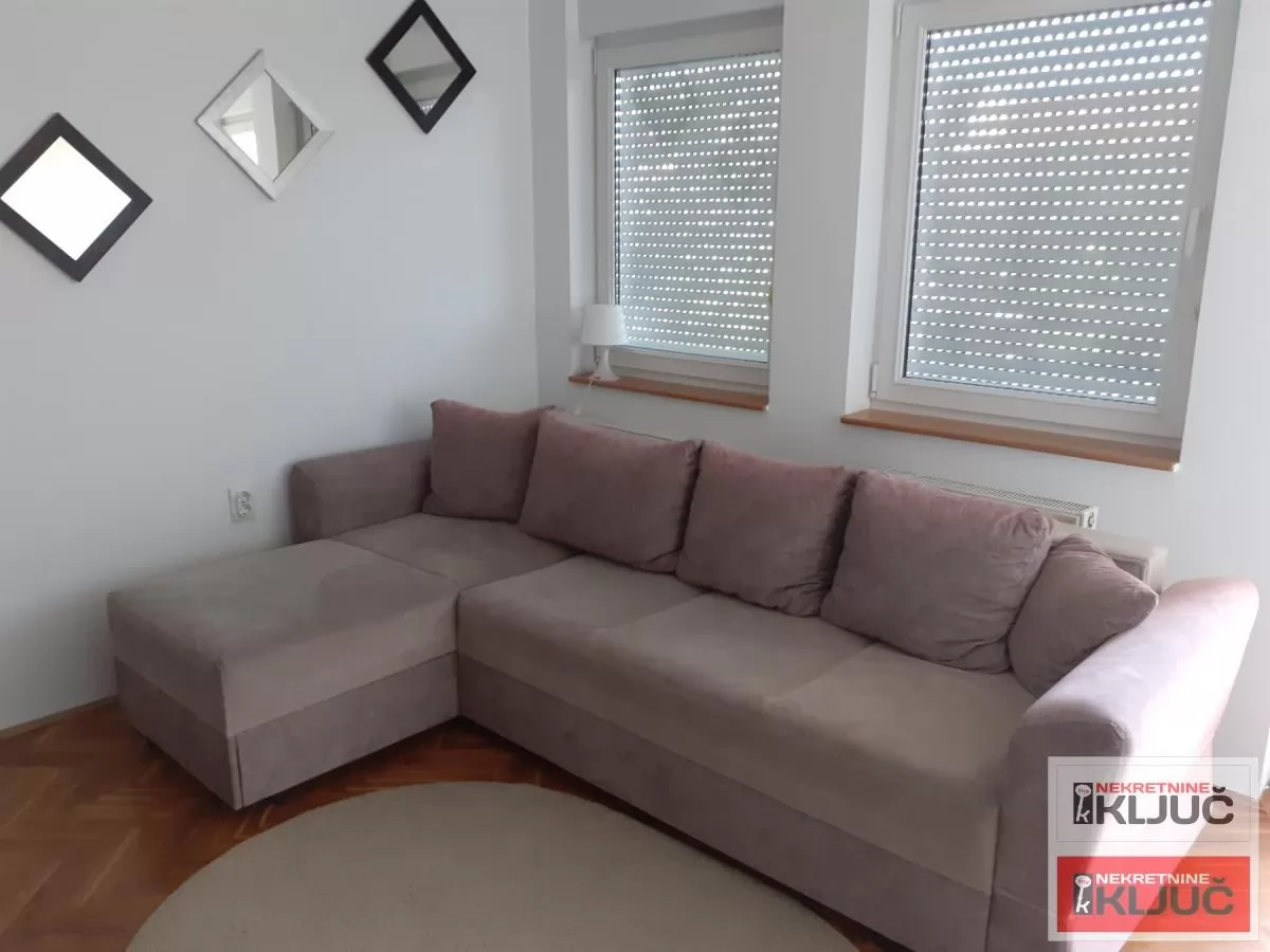 Dvosoban stan 45 m², Grbavica, Novi Sad, 3/4 sprat 1