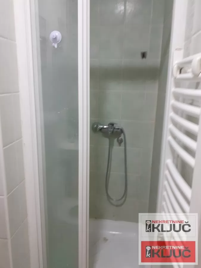 Dvosoban stan 45 m², Grbavica, Novi Sad, 3/4 sprat 12