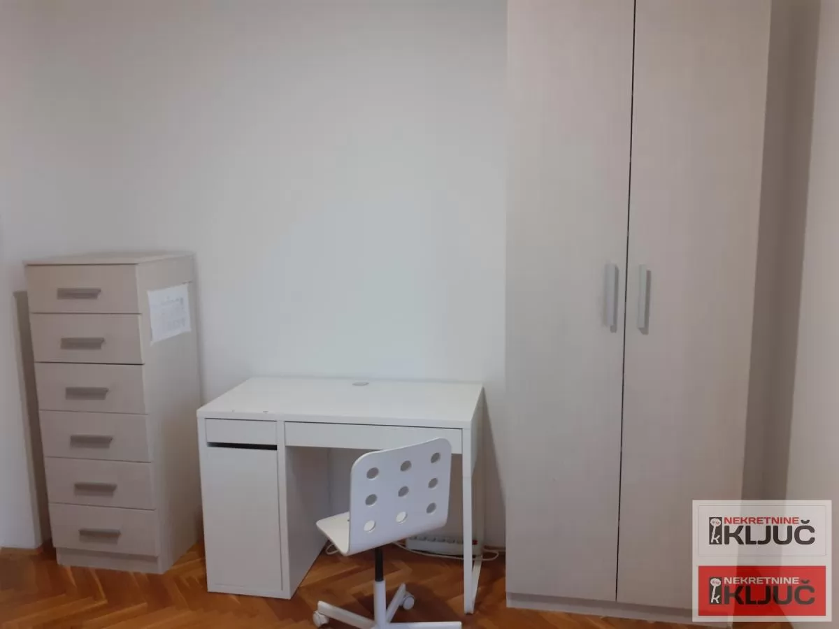 Dvosoban stan 45 m², Grbavica, Novi Sad, 3/4 sprat 6
