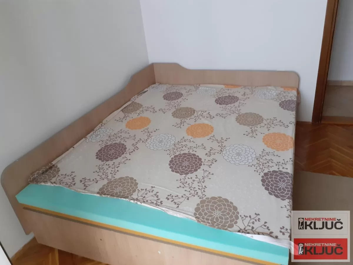 Dvosoban stan 45 m², Grbavica, Novi Sad, 3/4 sprat 8
