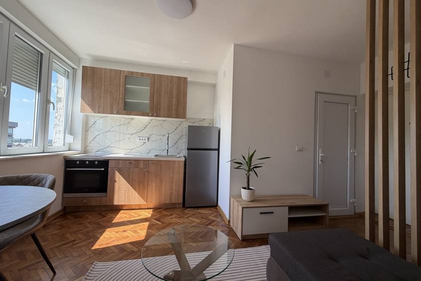 Renoviran 2 0 stan u ulici Jovana Avakumovića 33m2 2