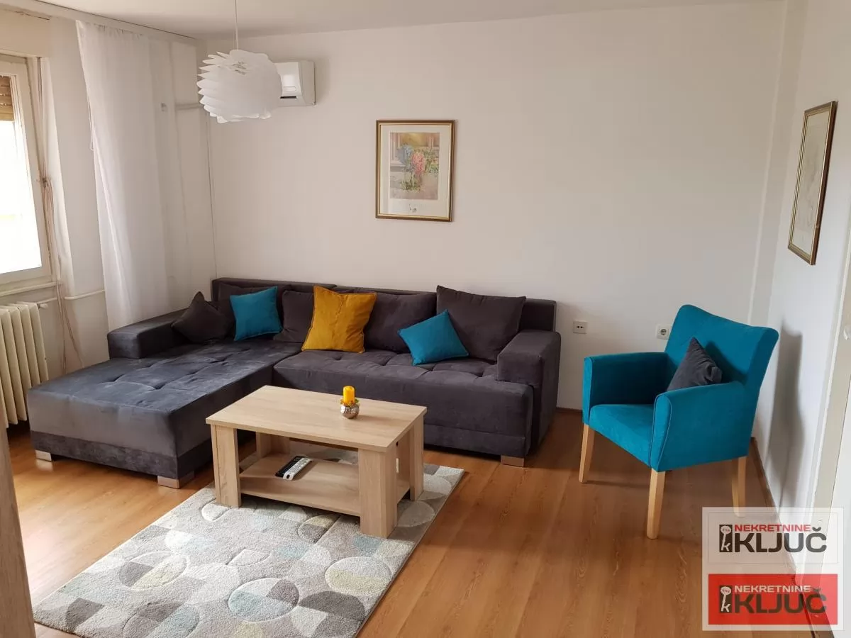 Liman III,dvosoban stan useljiv od 01.augusta-DOZVOLJENI KUĆNI LJUBIMCI 1