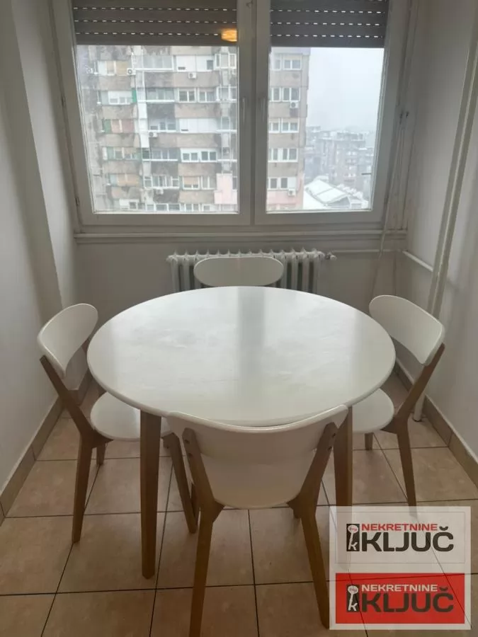 Liman III,dvosoban stan useljiv od 01.augusta-DOZVOLJENI KUĆNI LJUBIMCI 11