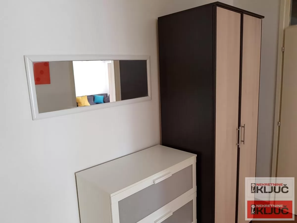 Liman III,dvosoban stan useljiv od 01.augusta-DOZVOLJENI KUĆNI LJUBIMCI 14