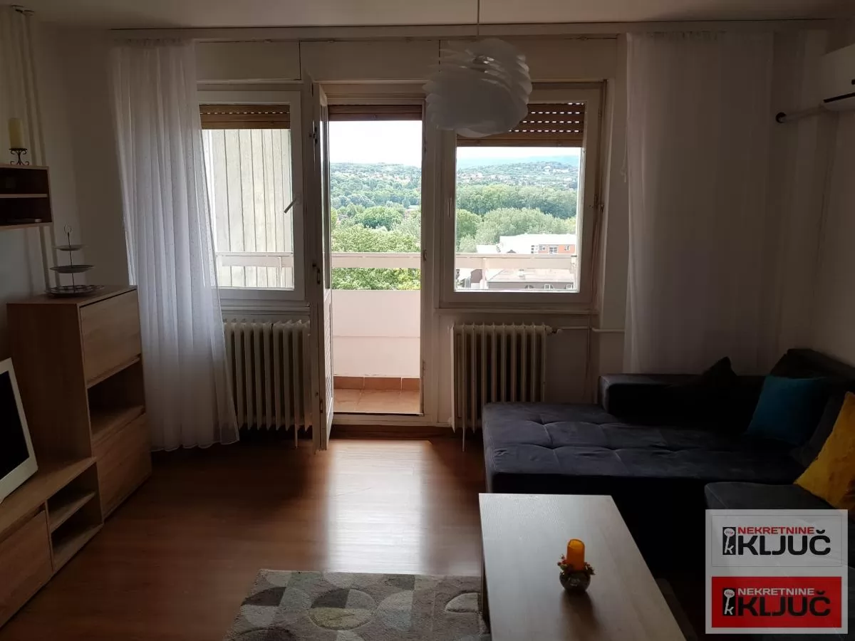 Liman III,dvosoban stan useljiv od 01.augusta-DOZVOLJENI KUĆNI LJUBIMCI 2