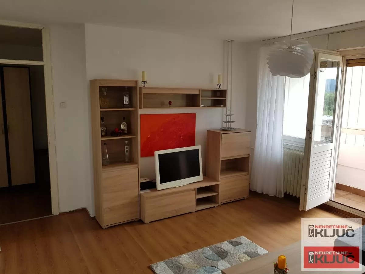 Liman III,dvosoban stan useljiv od 01.augusta-DOZVOLJENI KUĆNI LJUBIMCI 3