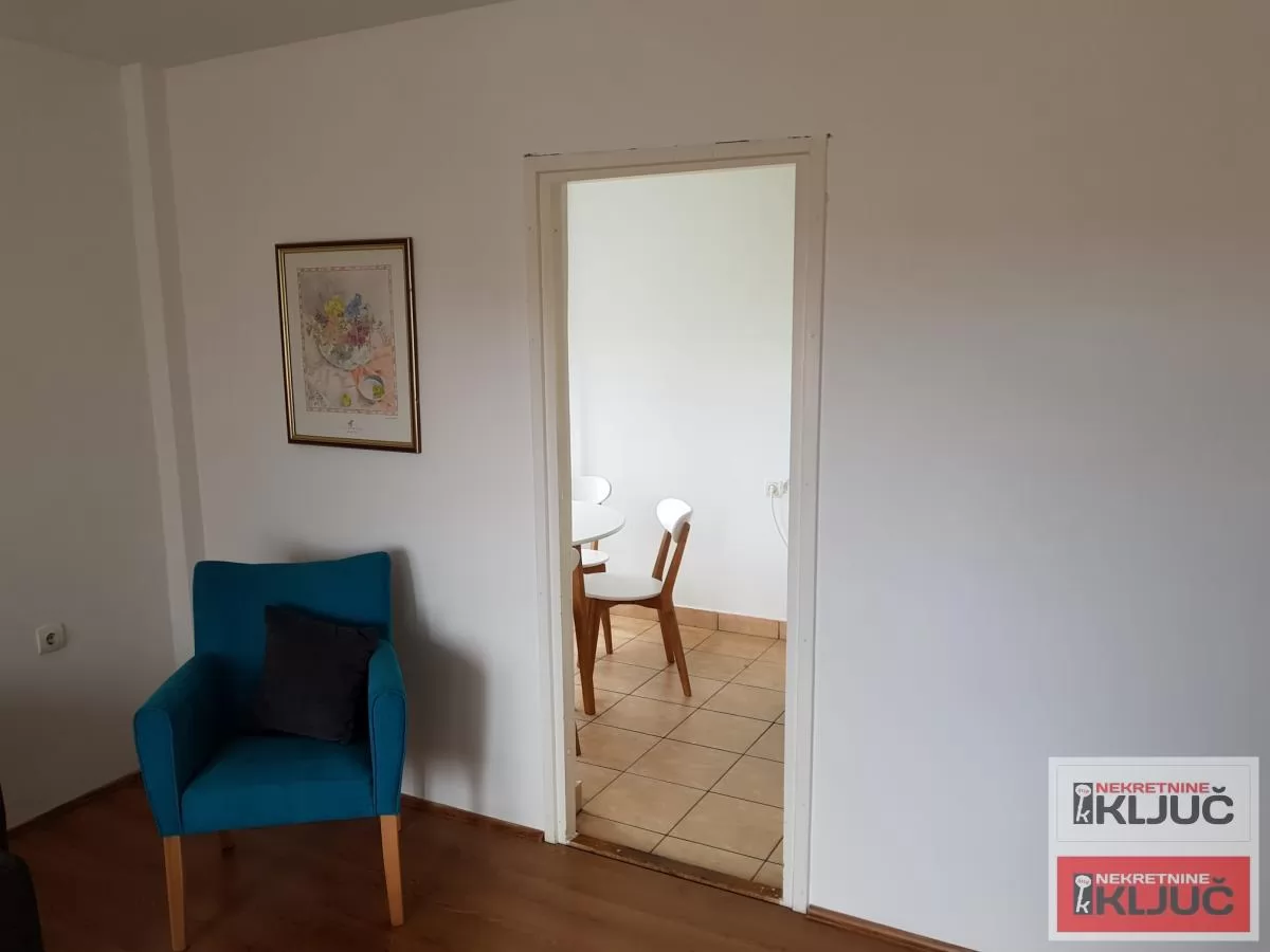 Liman III,dvosoban stan useljiv od 01.augusta-DOZVOLJENI KUĆNI LJUBIMCI 4