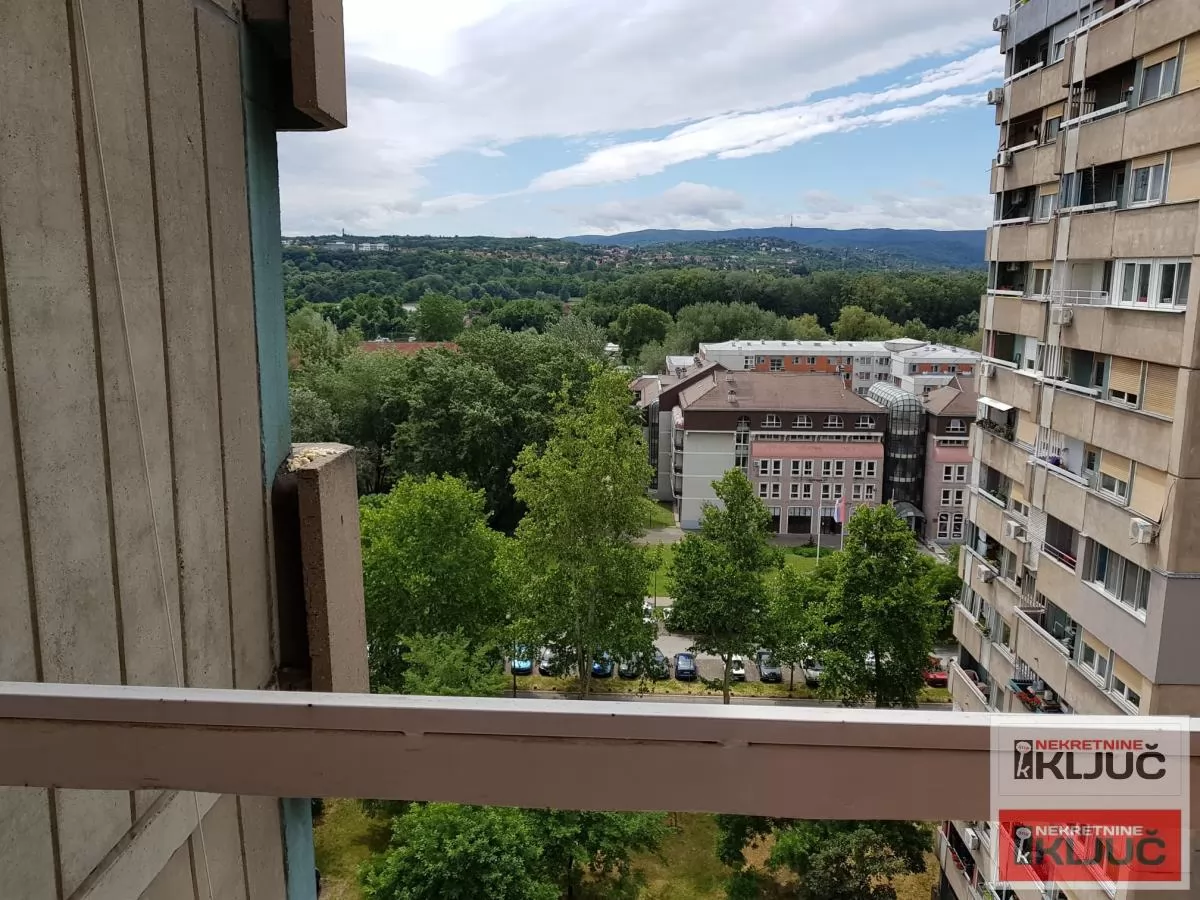 Liman III,dvosoban stan useljiv od 01.augusta-DOZVOLJENI KUĆNI LJUBIMCI 5