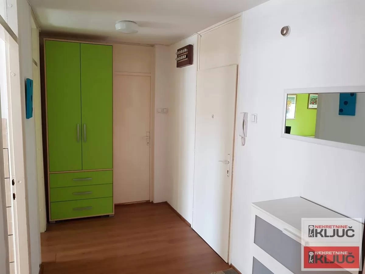 Liman III,dvosoban stan useljiv od 01.augusta-DOZVOLJENI KUĆNI LJUBIMCI 8