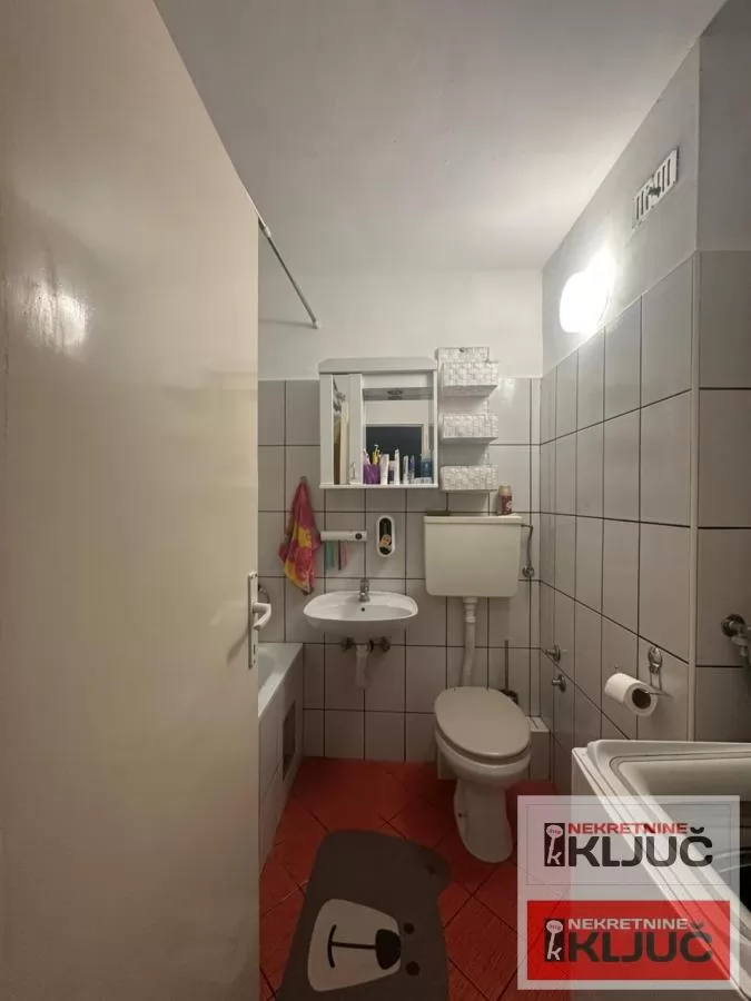 Liman III,dvosoban stan useljiv od 01.augusta-DOZVOLJENI KUĆNI LJUBIMCI 9