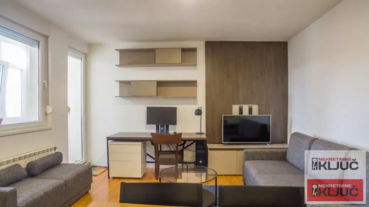 SAJMIŠTE, 42m2, Jednoiposoban, Namešten 2