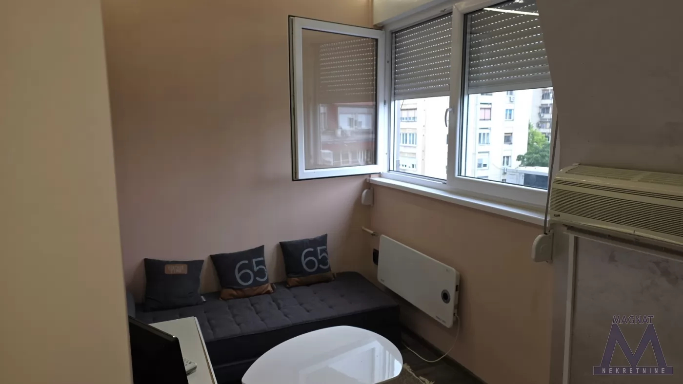 Stan,NOVI SAD,BULEVAR,kv: 13, € 41200, ID: 1019394 2