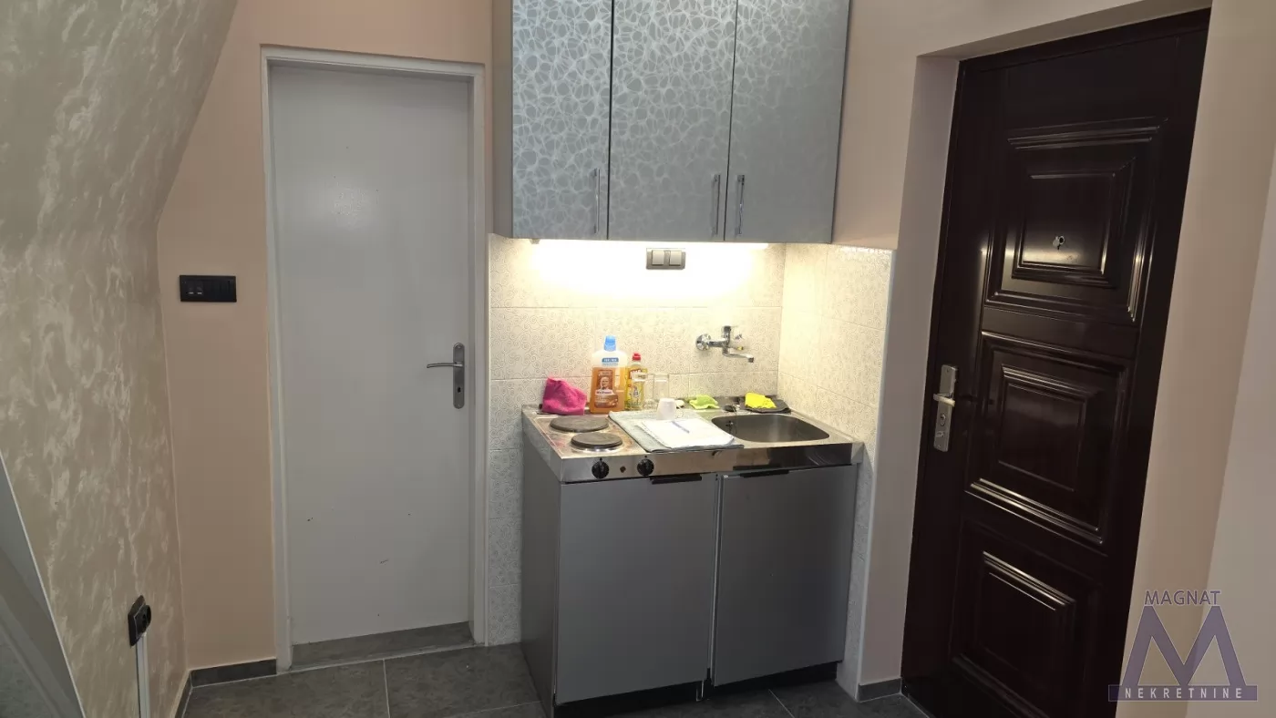 Stan,NOVI SAD,BULEVAR,kv: 13, € 41200, ID: 1019394 4