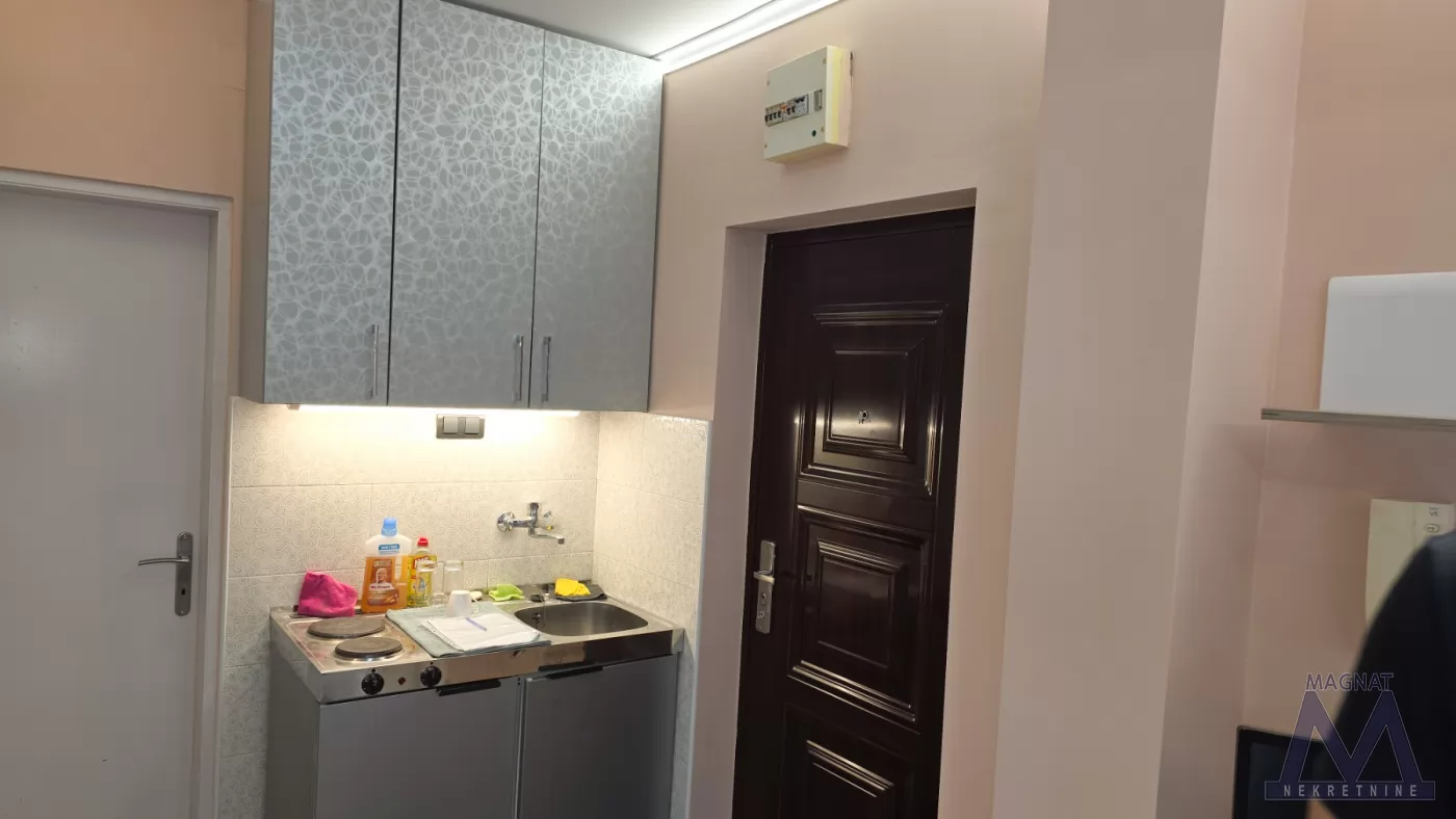 Stan,NOVI SAD,BULEVAR,kv: 13, € 41200, ID: 1019394 5