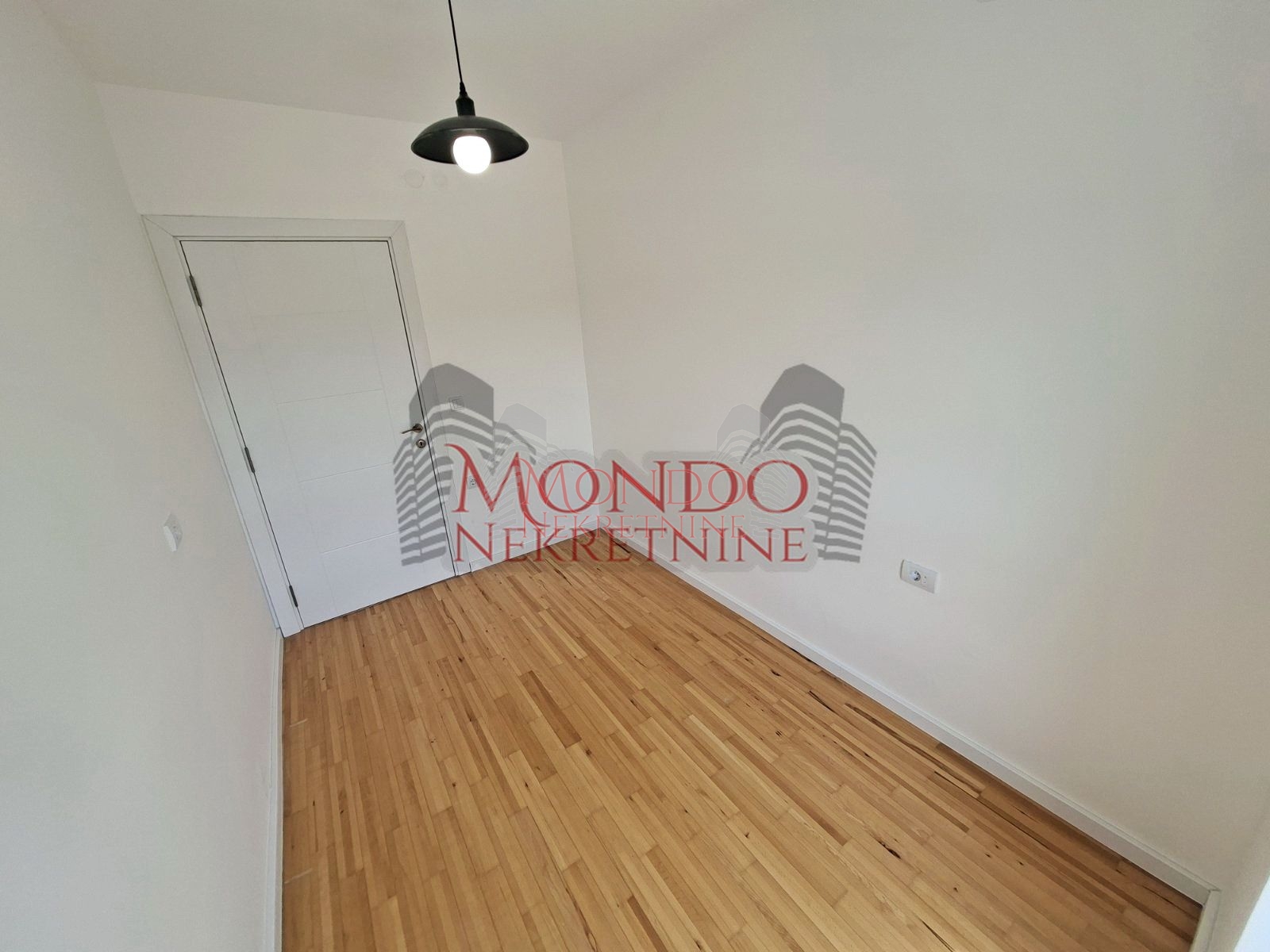 Troiposoban nenamešten stan,novogradnja Sunny Hill,Ledena Stena 7