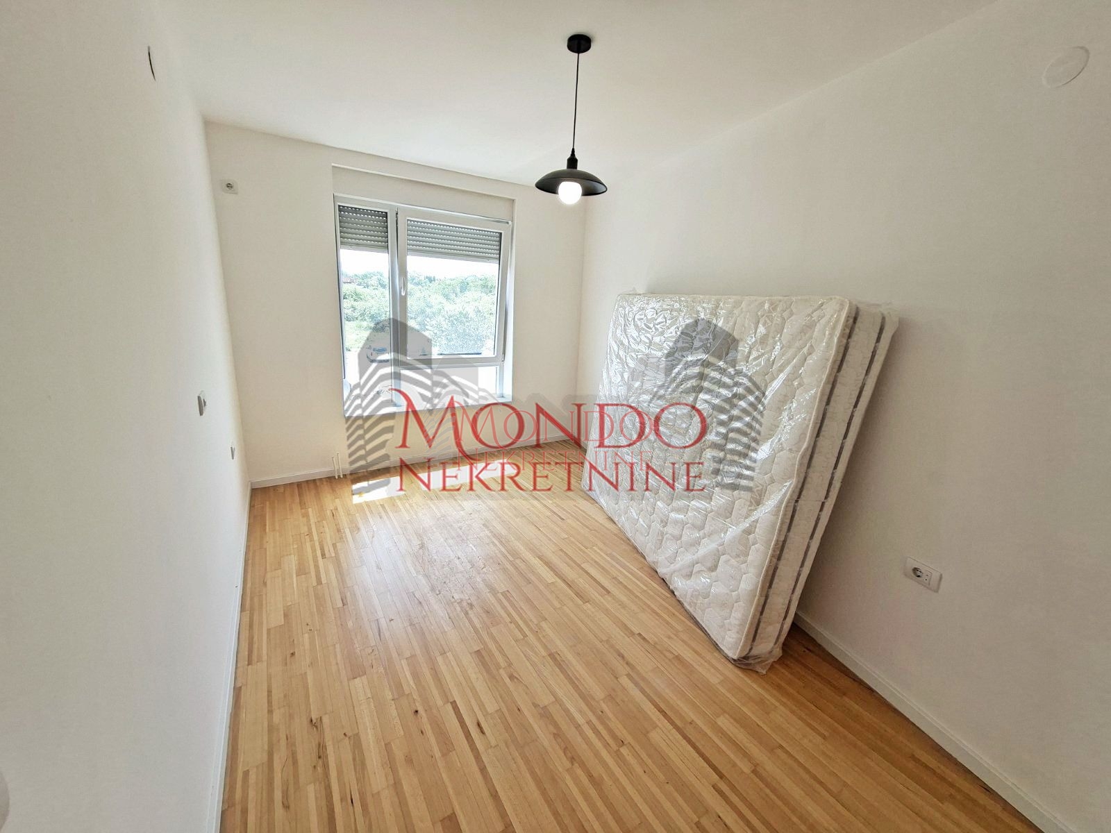 Troiposoban nenamešten stan,novogradnja Sunny Hill,Ledena Stena 6