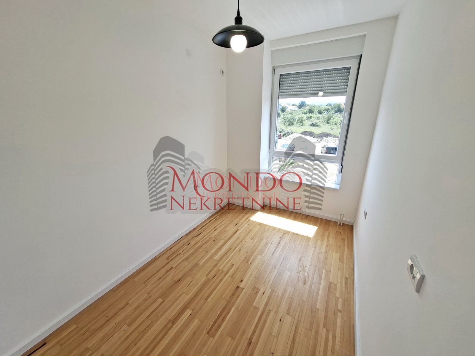 Troiposoban nenamešten stan,novogradnja Sunny Hill,Ledena Stena 10