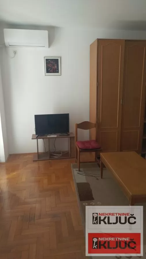 Valentina Vodnika,jednosoban stan od 15.jula 4