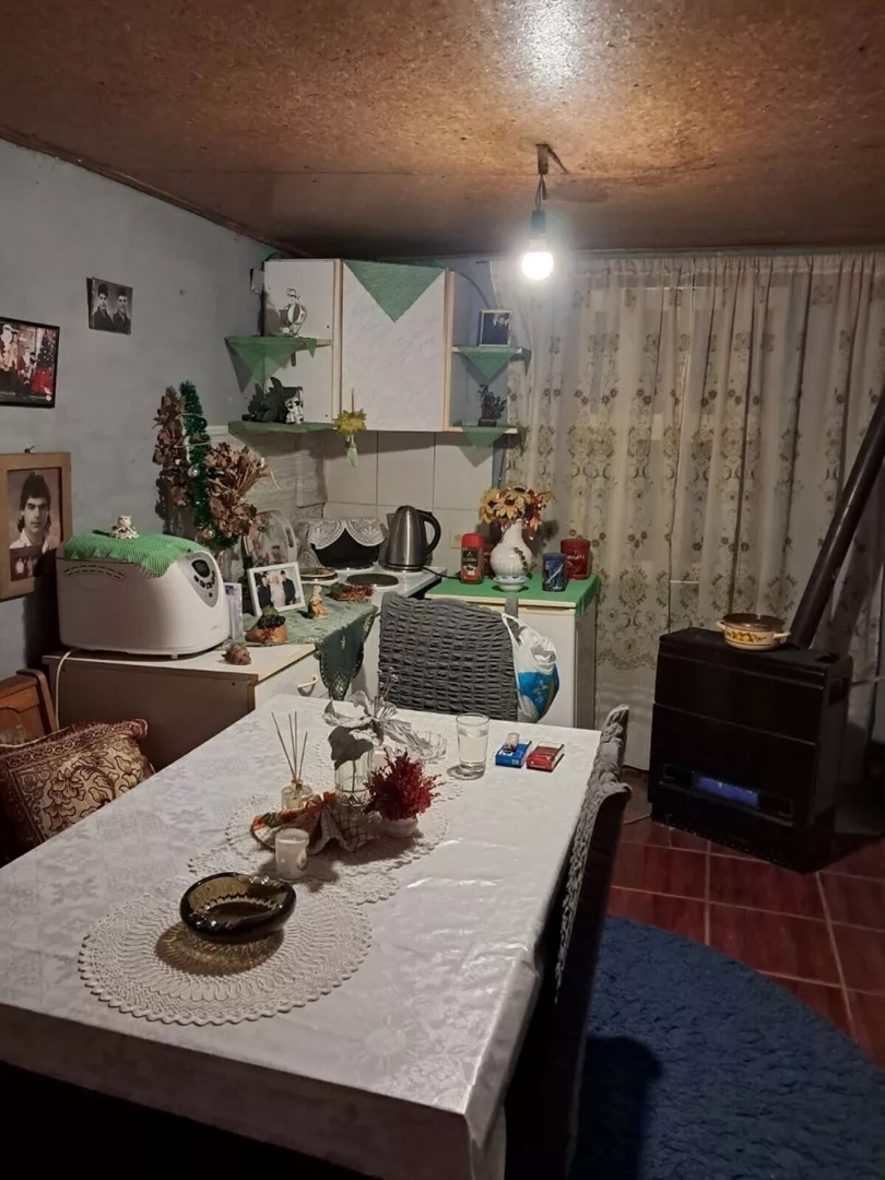 Prodajem kuću u selu Iđoš Kikinda 2