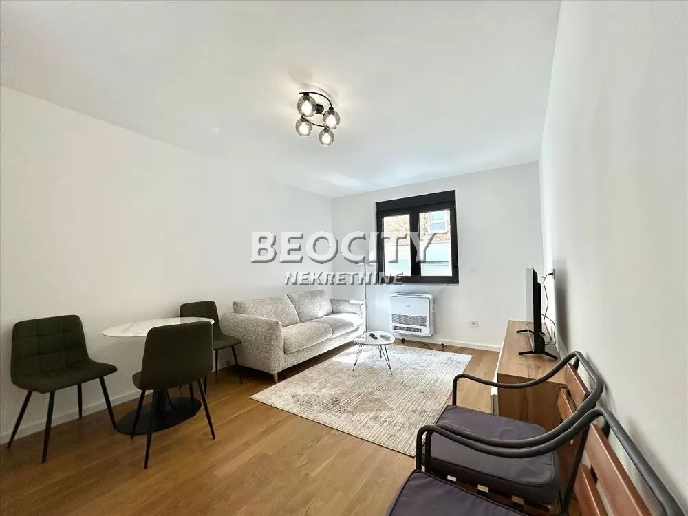 Dvosoban stan, 45 m2, Vukov spomenik, Banjska ID: 133000 1