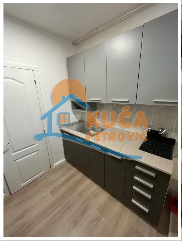 Dvosoban stan, 50 m2, Centar, Generala Bože Jankovića ID: p-016858 4