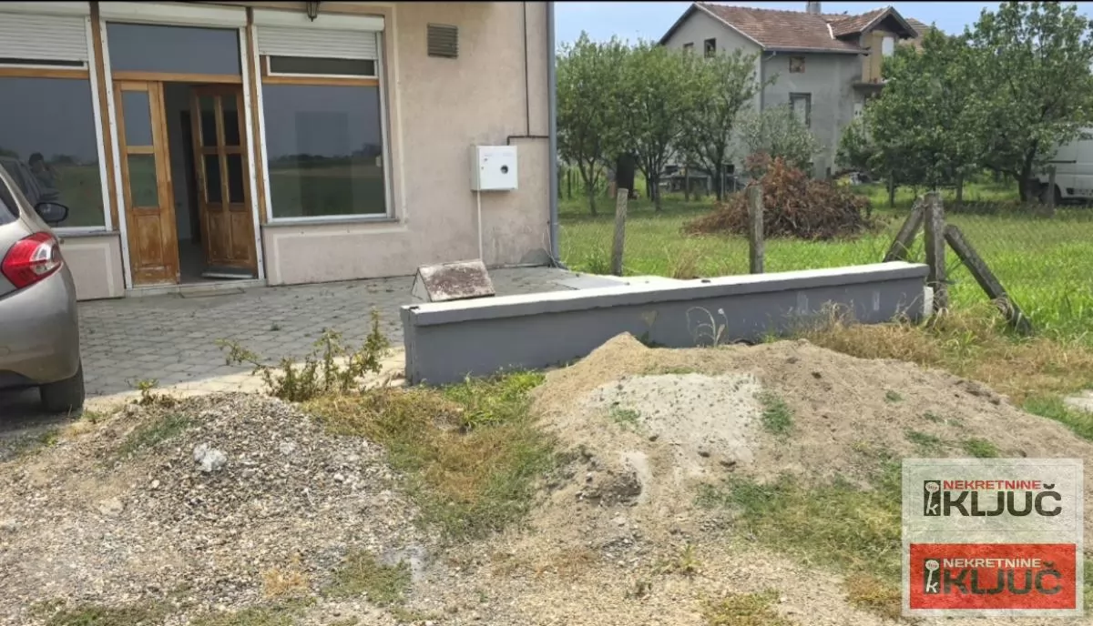 FUTOG IZDAJE SE VIŠENAMENSKI ULIČNI LOKAL 2