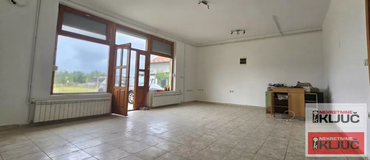 FUTOG IZDAJE SE VIŠENAMENSKI ULIČNI LOKAL 4