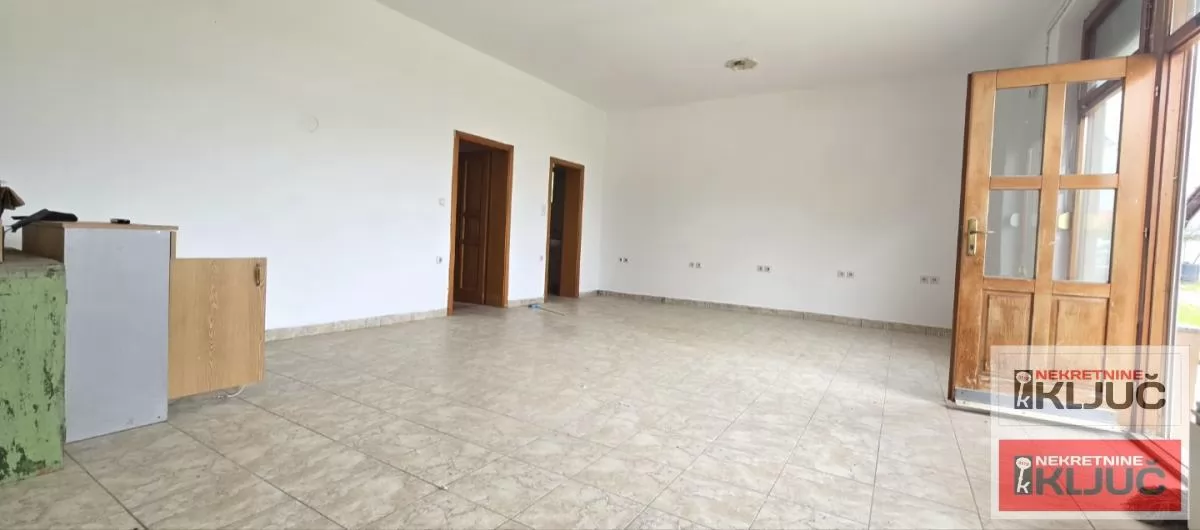 FUTOG IZDAJE SE VIŠENAMENSKI ULIČNI LOKAL 6