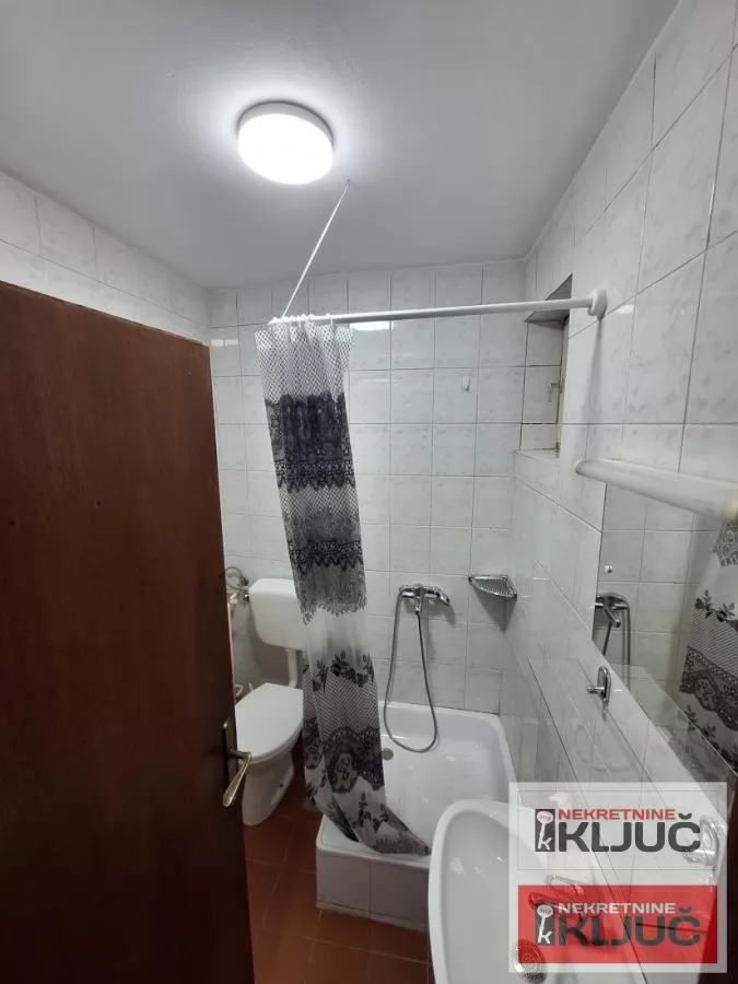 Izdavanje, Stan, Novi Sad, Grbavica 9